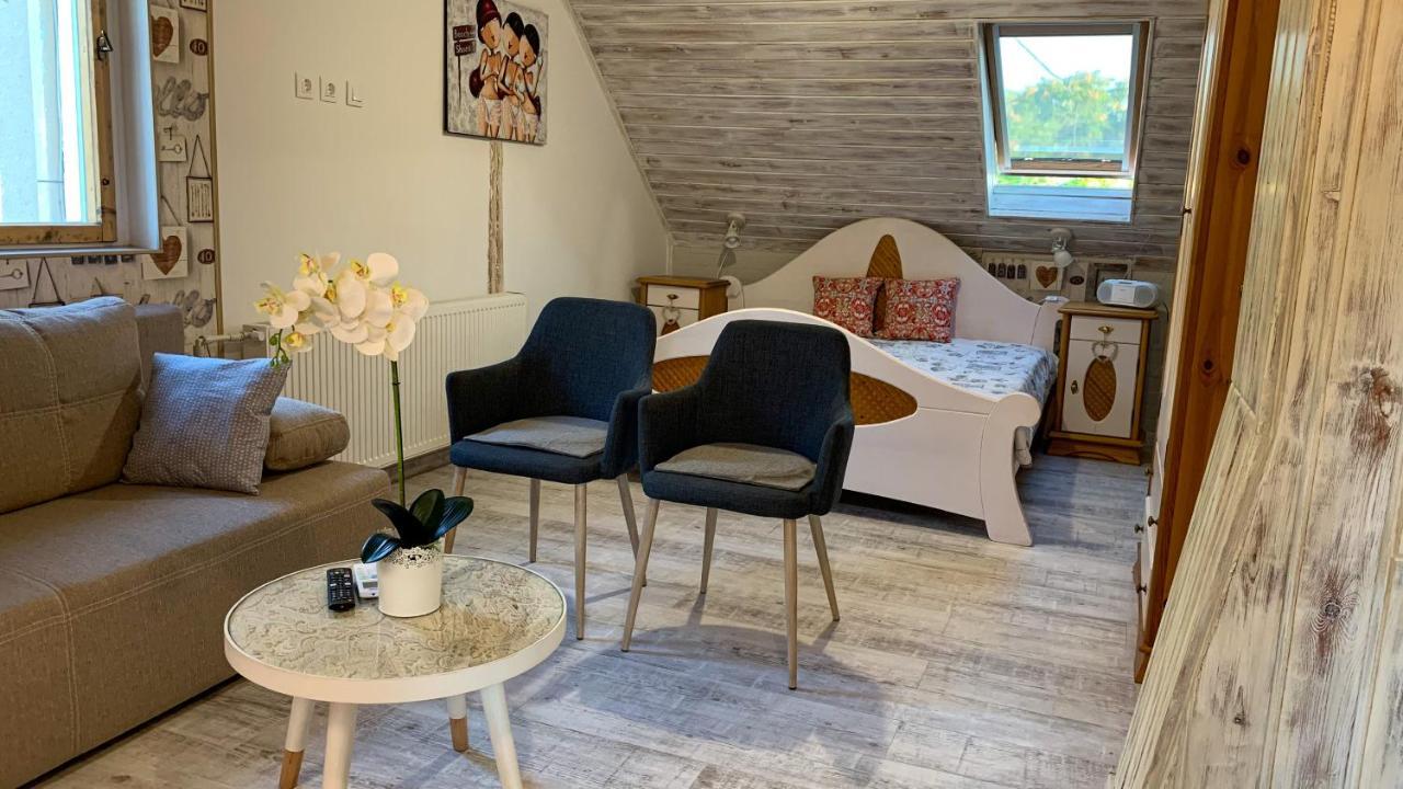 T.H.Ny Village Inn Cottage Tihany Bagian luar foto