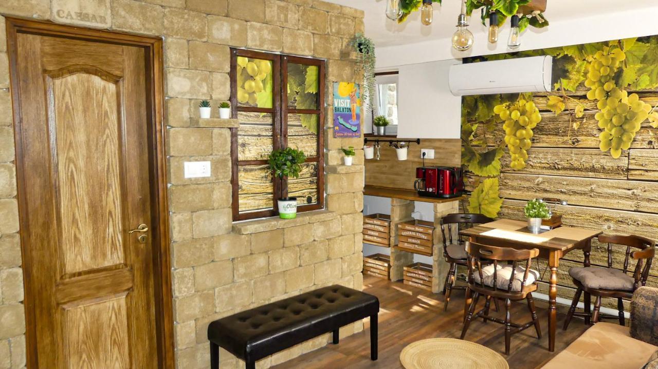 T.H.Ny Village Inn Cottage Tihany Bagian luar foto